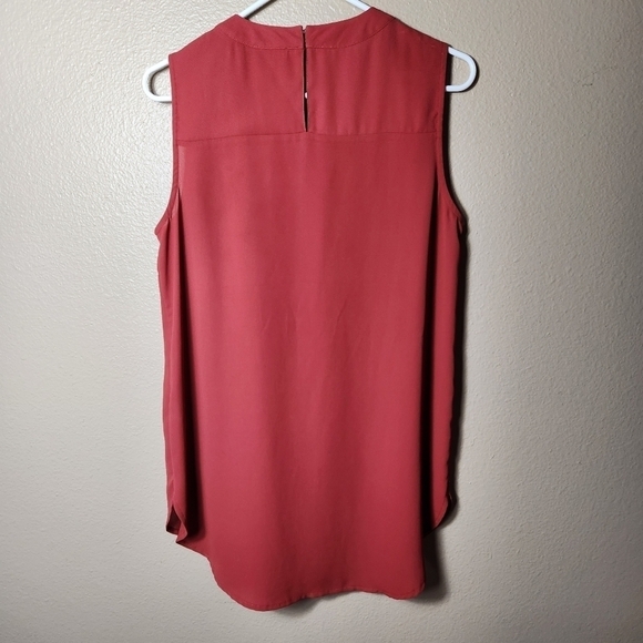 Vince Camuto Rust Pleat Front Split Neck Sleeveless Tunic Blouse-Size S - Picture 4 of 5